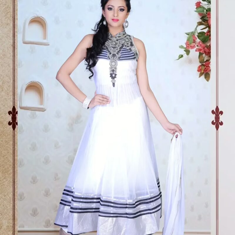 Pazaar Iris Off-white Embroidered Festival Anarkali Kameez