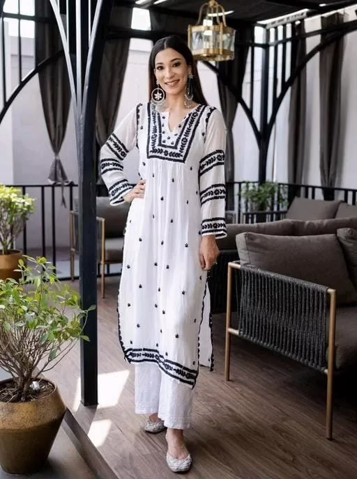 Aishani Pretty White Printed Kurtis