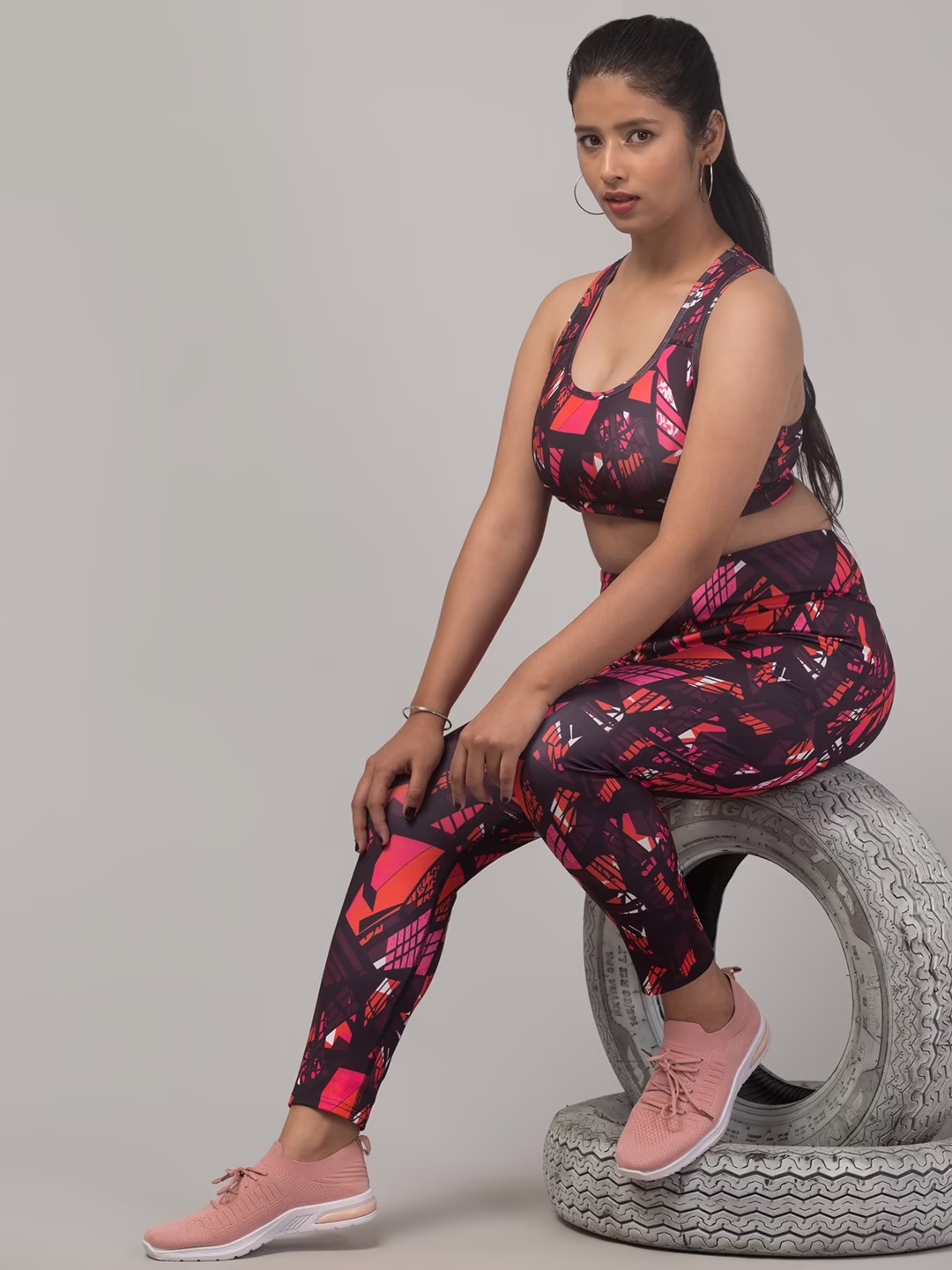 Classy Printed Women Gym Tights and Bra Set - Image 3